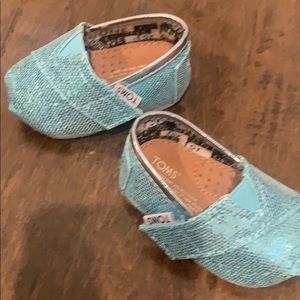 Toms sparkly baby girl shoes
